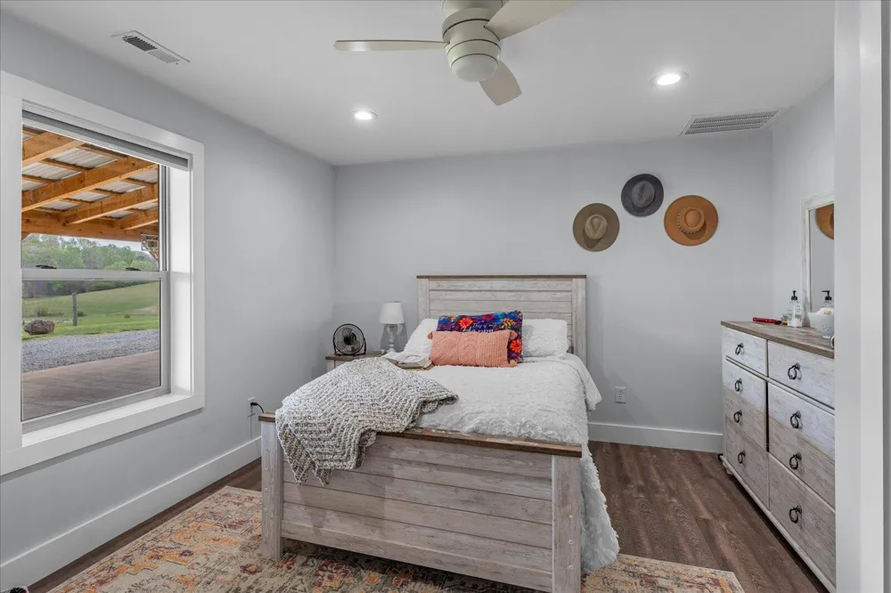 180 Mecca Pike Tellico Plains, TN 37385