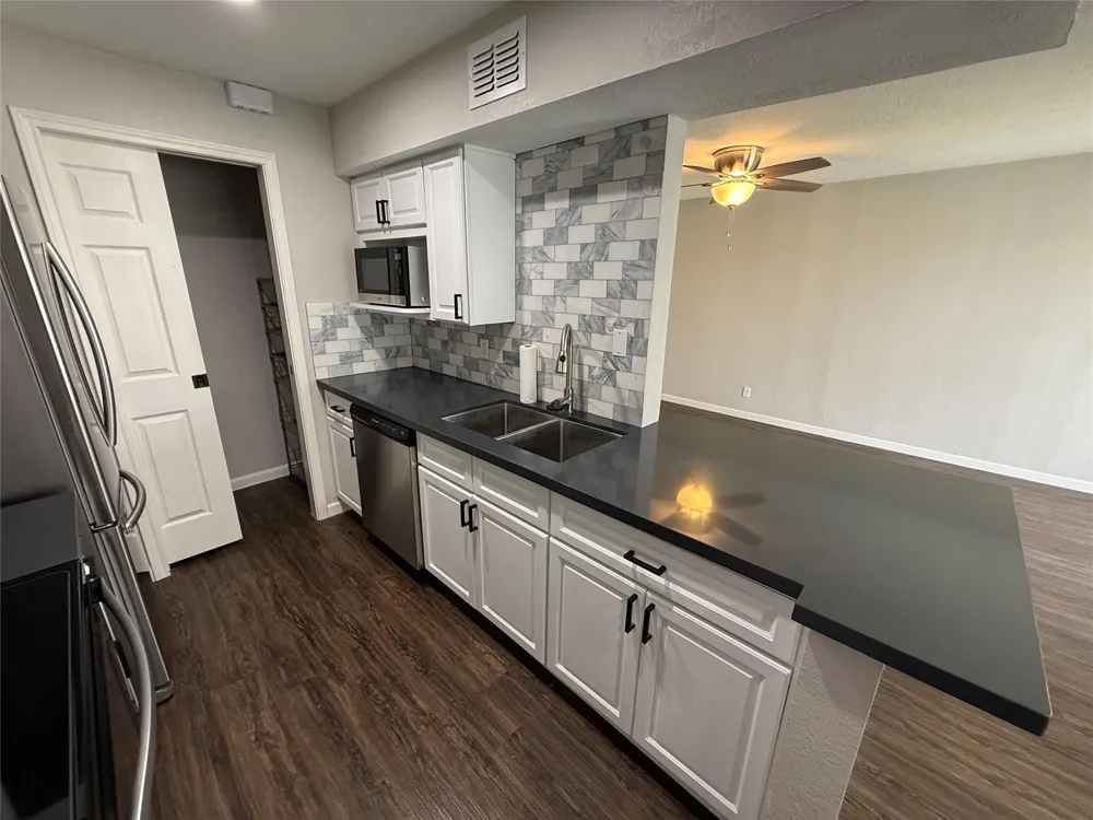 4011 Nasa Rd 1 Parkway #515 Seabrook, TX 77586