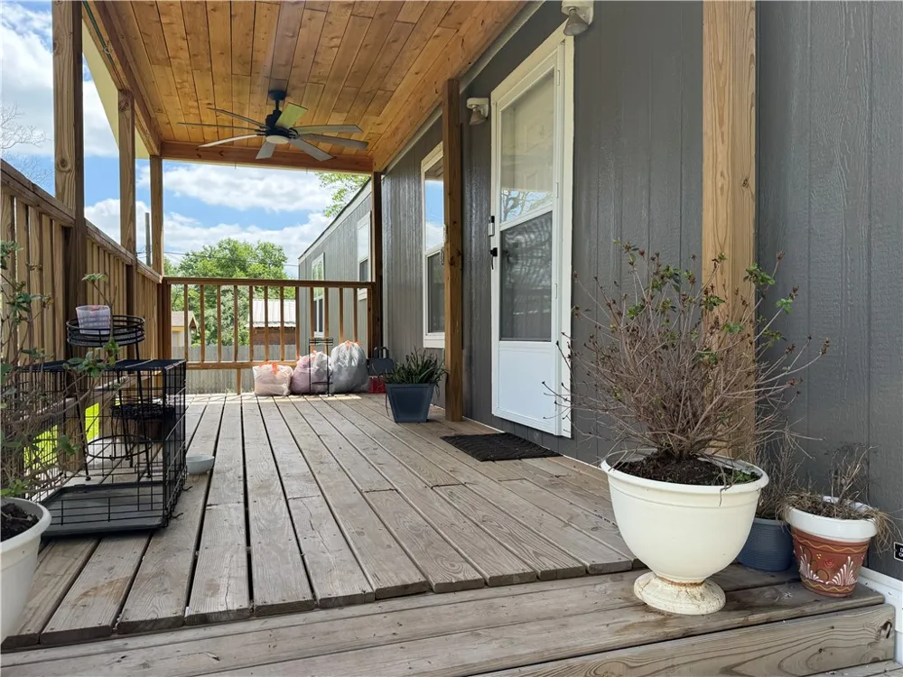304 E 1st Street Hearne, TX 77859
