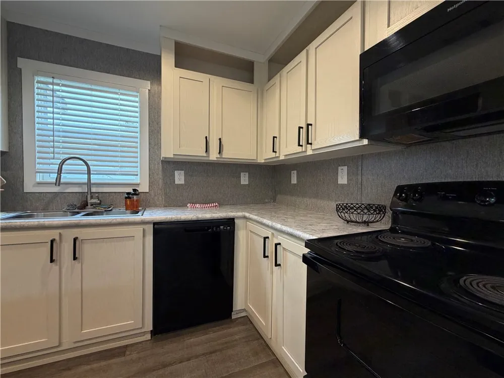 304 E 1st Street Hearne, TX 77859