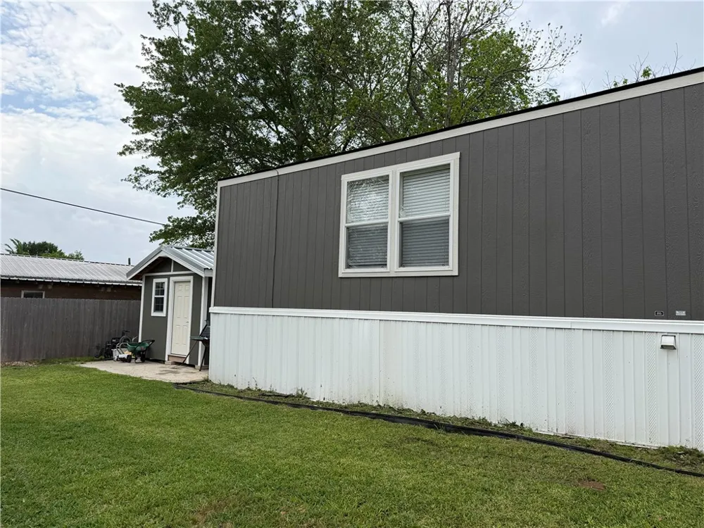 304 E 1st Street Hearne, TX 77859