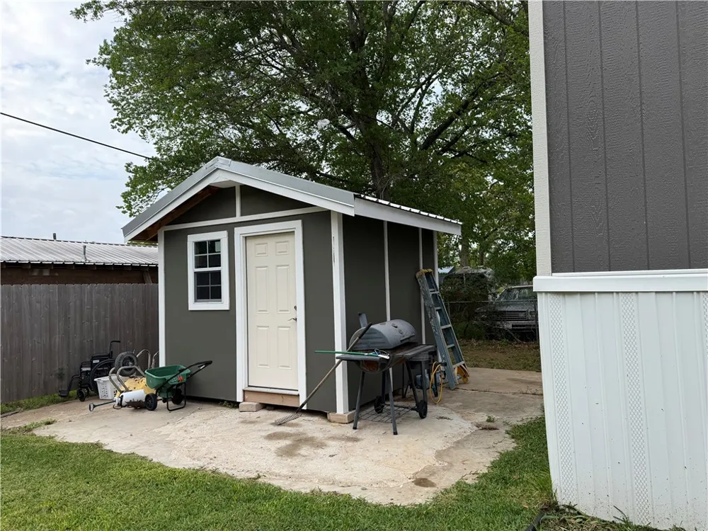 304 E 1st Street Hearne, TX 77859