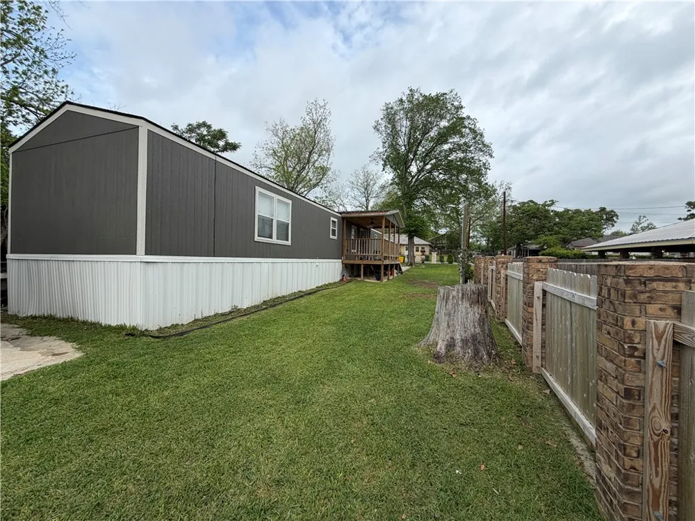 304 E 1st Street Hearne, TX 77859