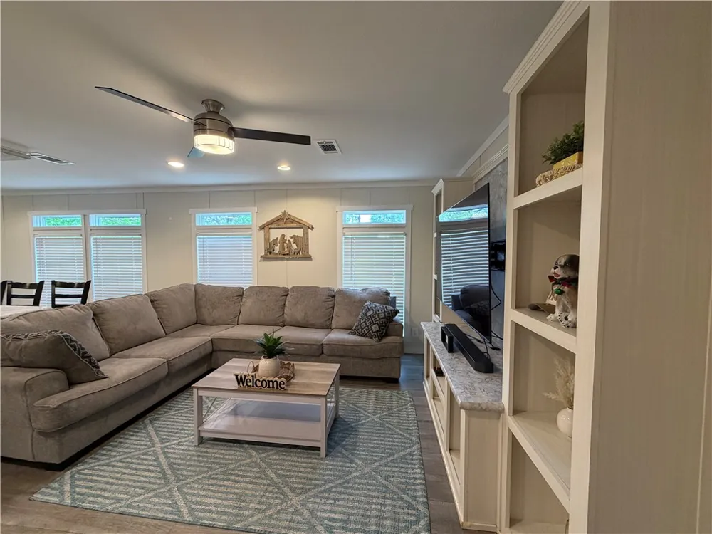 304 E 1st Street Hearne, TX 77859