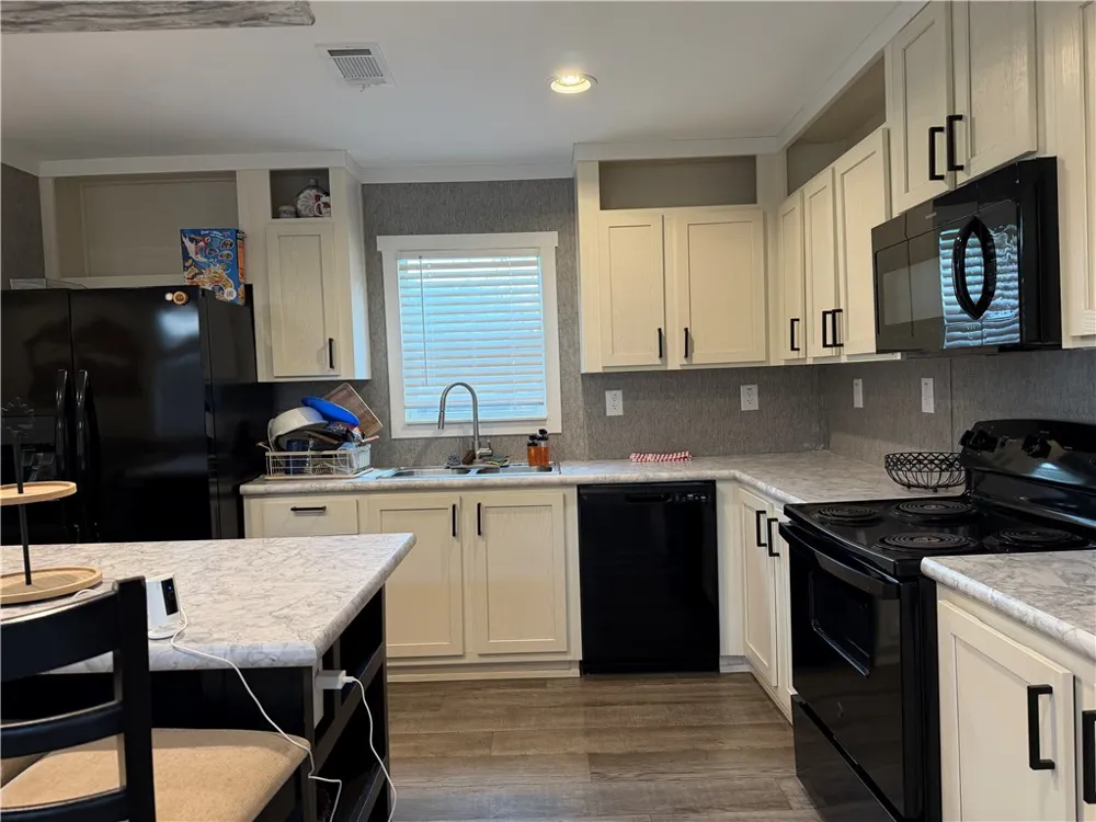 304 E 1st Street Hearne, TX 77859