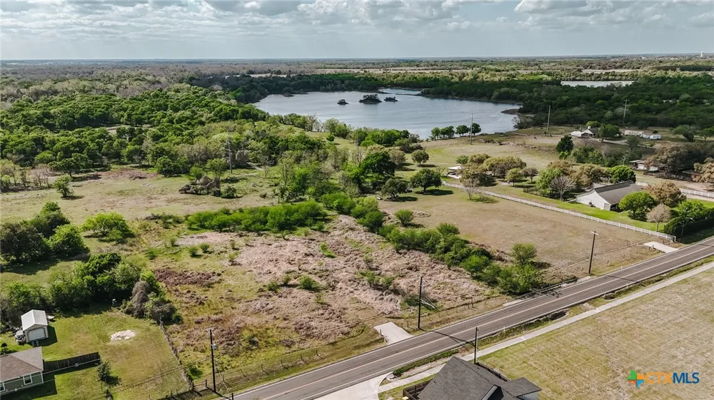 Vine Victoria, TX 77901