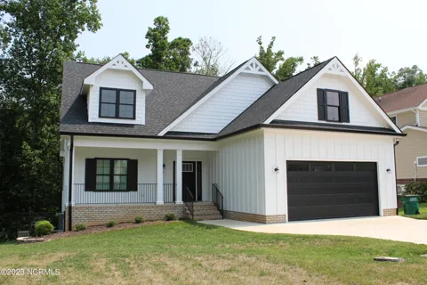 882 Live Oak Lane