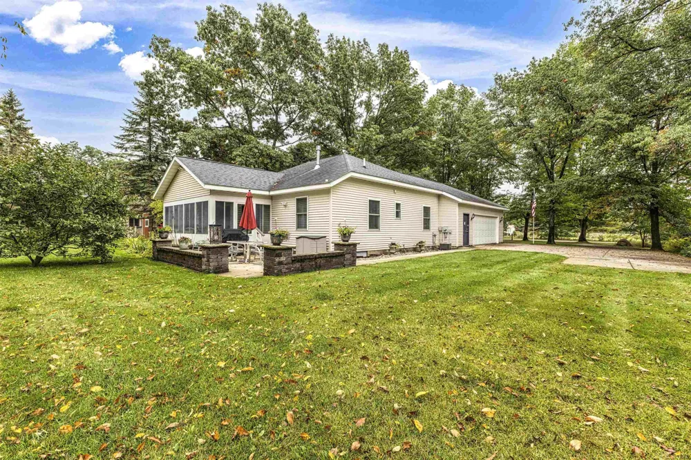 3396 Lansing Road Roscommon Village, MI 48653