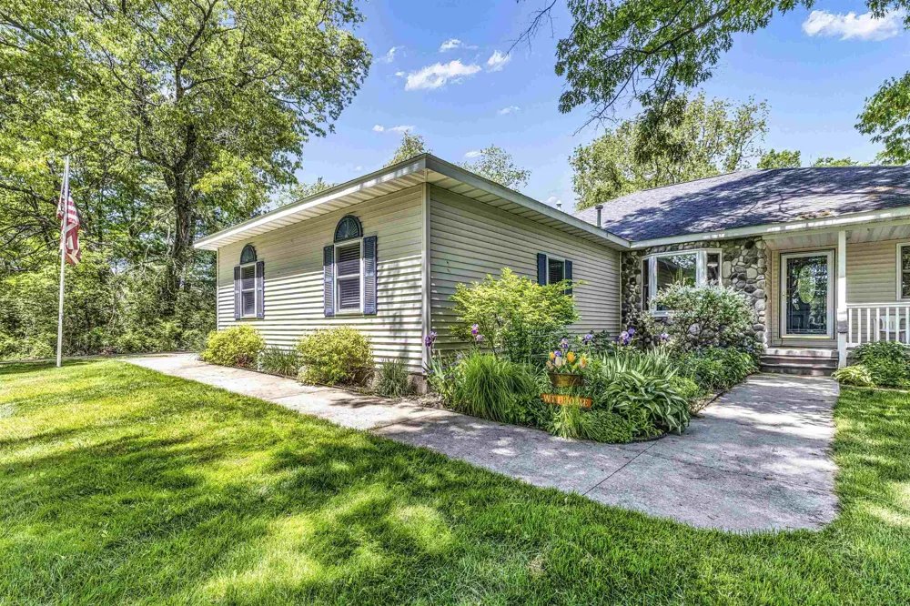 3396 Lansing Road Roscommon Village, MI 48653