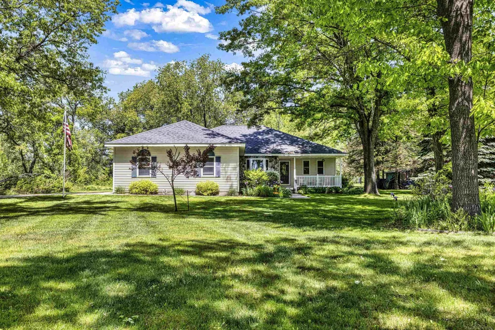 3396 Lansing Road Roscommon Village, MI 48653