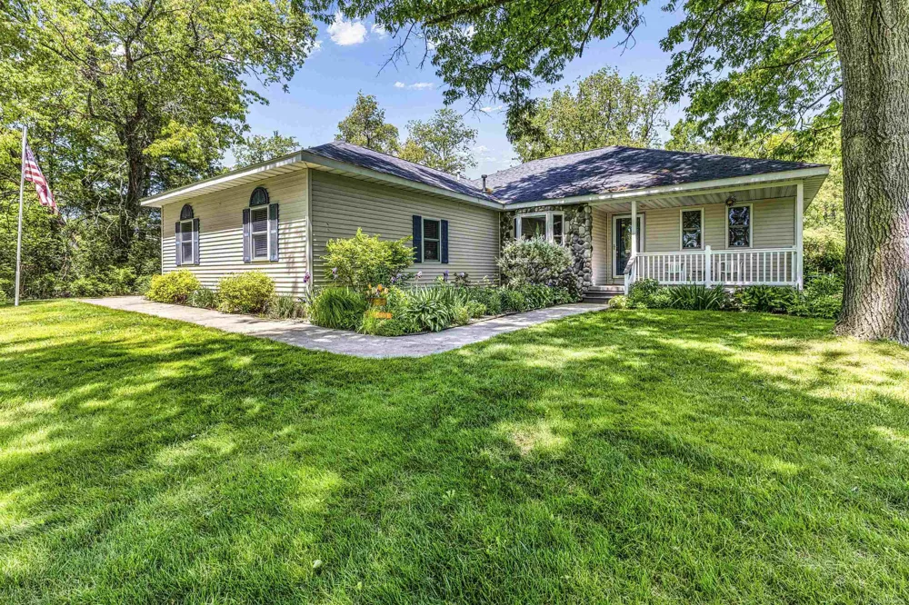3396 Lansing Road Roscommon Village, MI 48653