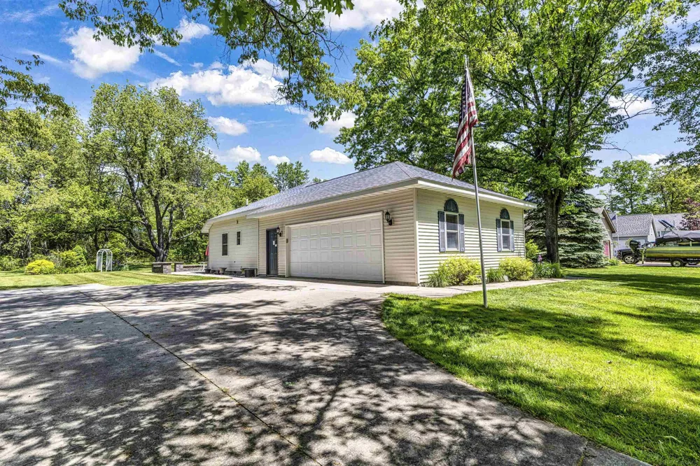 3396 Lansing Road Roscommon Village, MI 48653