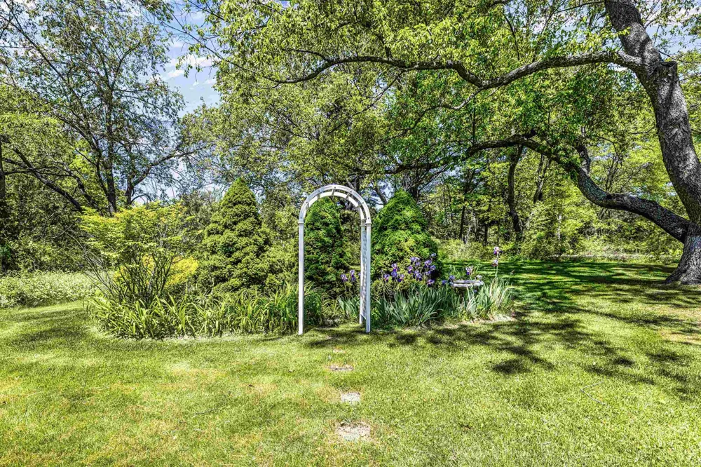 3396 Lansing Road Roscommon Village, MI 48653