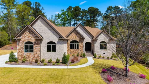 607 W Lake Circle
