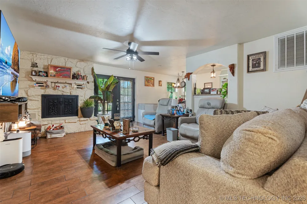 62820 E 312 ROAD Grove, OK 74344