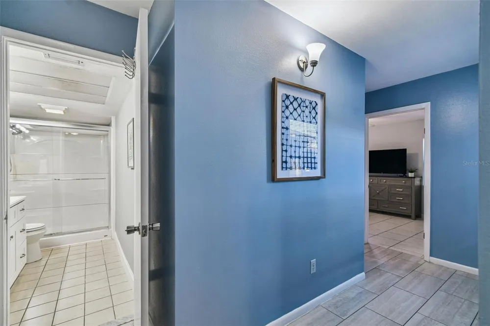5005 PURITAN ROAD Tampa, FL 33617
