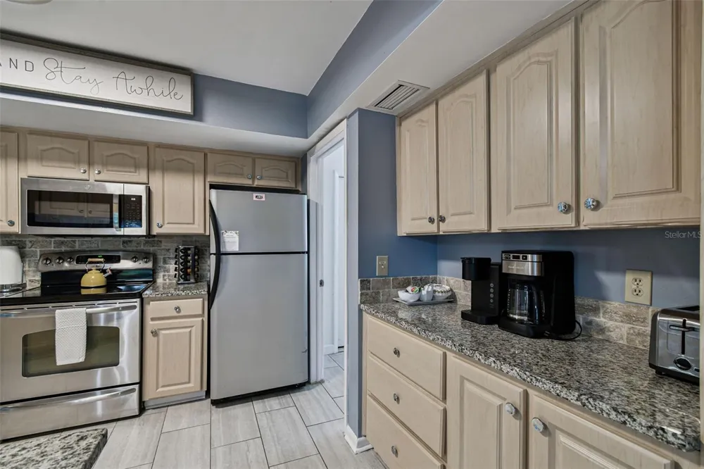 5005 PURITAN ROAD Tampa, FL 33617
