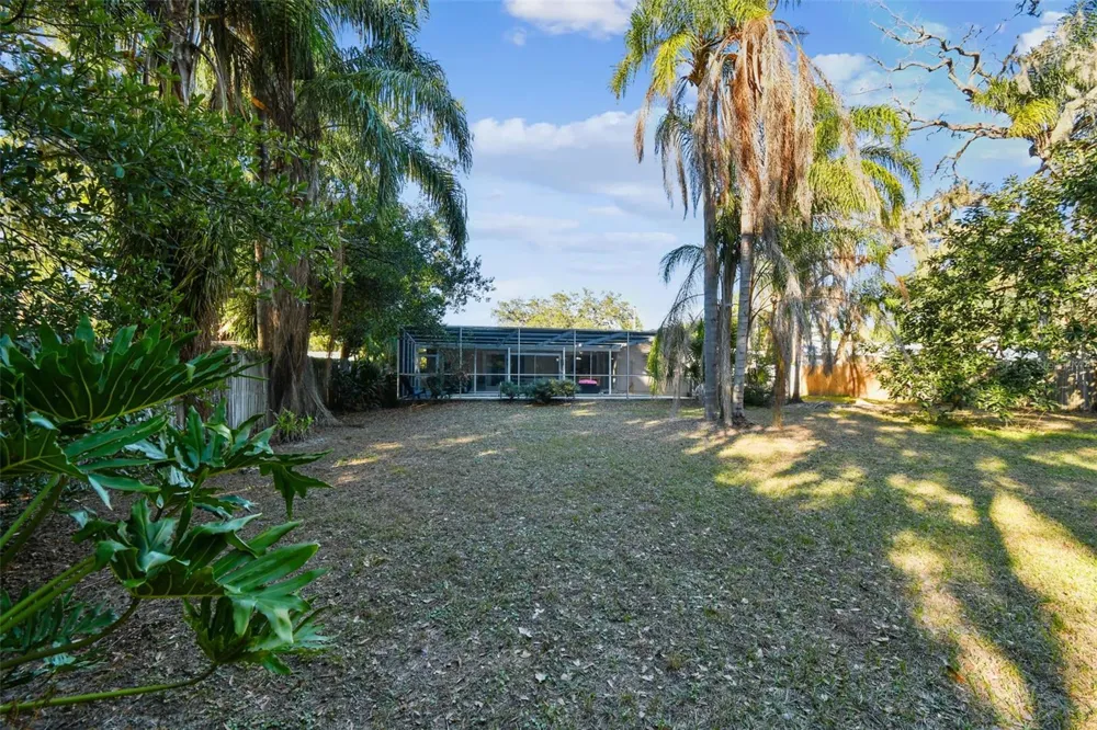 5005 PURITAN ROAD Tampa, FL 33617