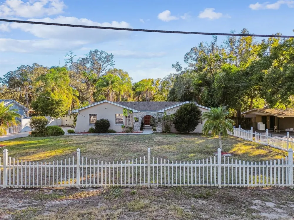 5005 PURITAN ROAD Tampa, FL 33617