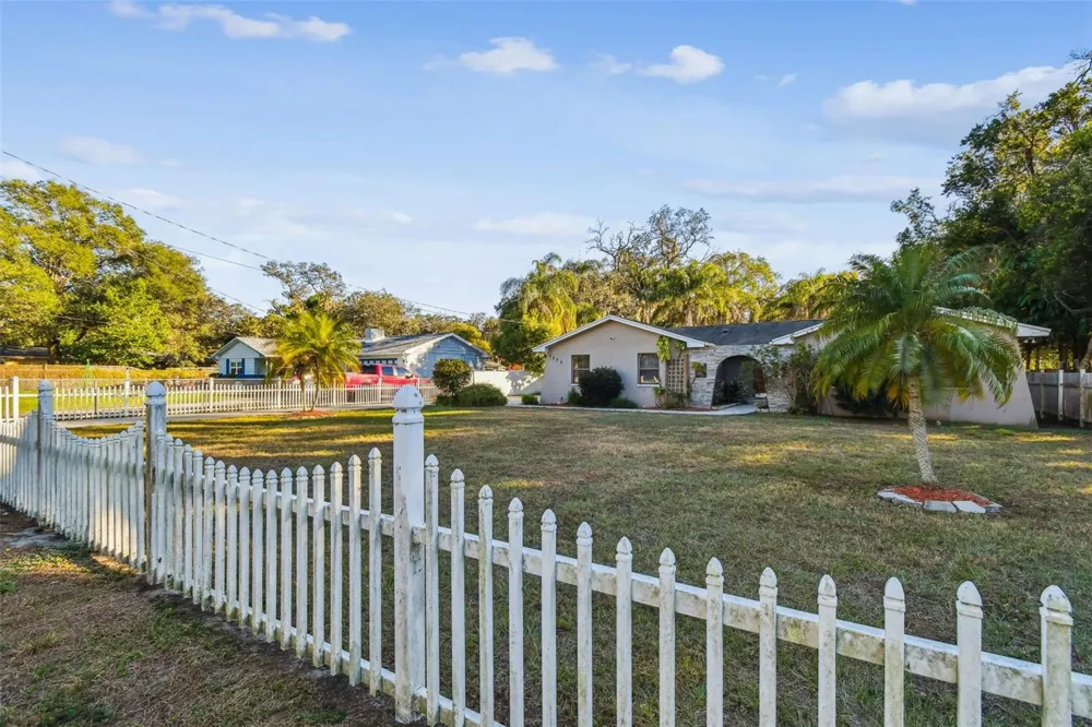 5005 PURITAN ROAD Tampa, FL 33617