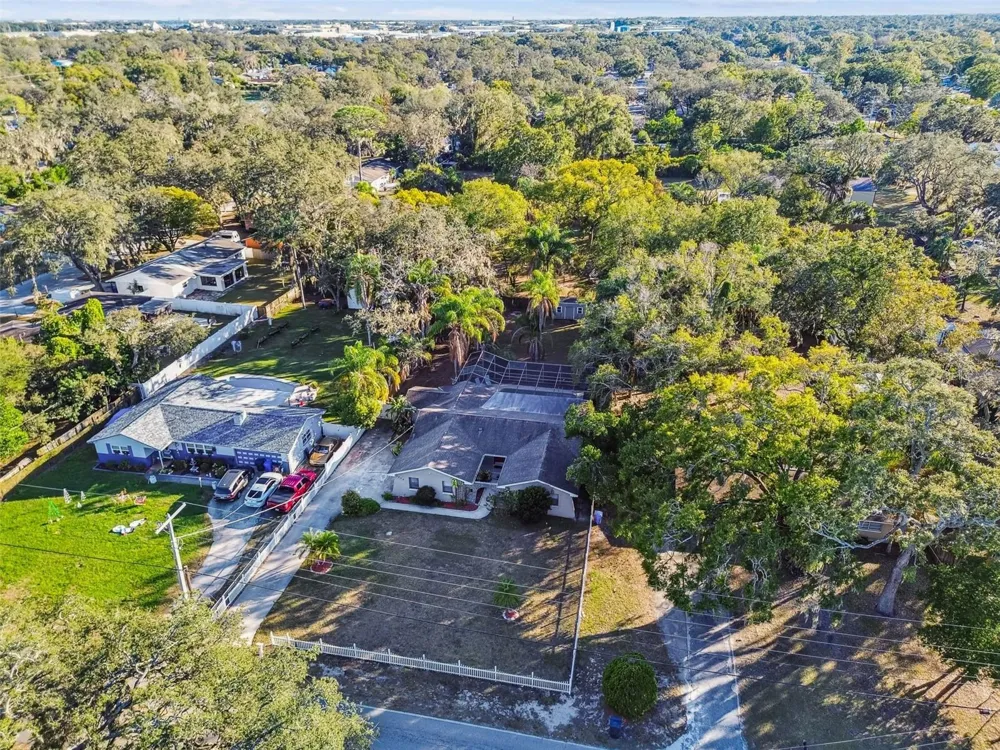 5005 PURITAN ROAD Tampa, FL 33617