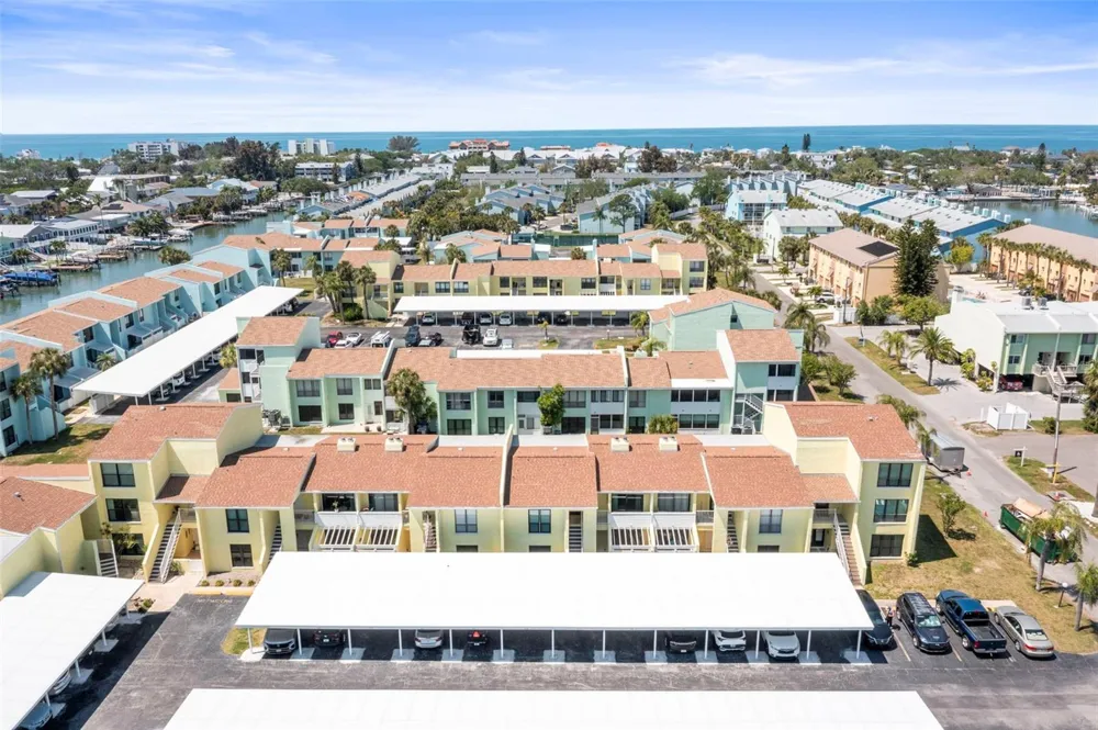1 WINDRUSH BOULEVARD #24 Indian Rocks Beach, FL 33785