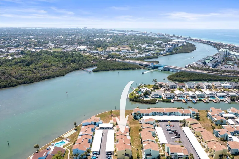 1 WINDRUSH BOULEVARD #24 Indian Rocks Beach, FL 33785