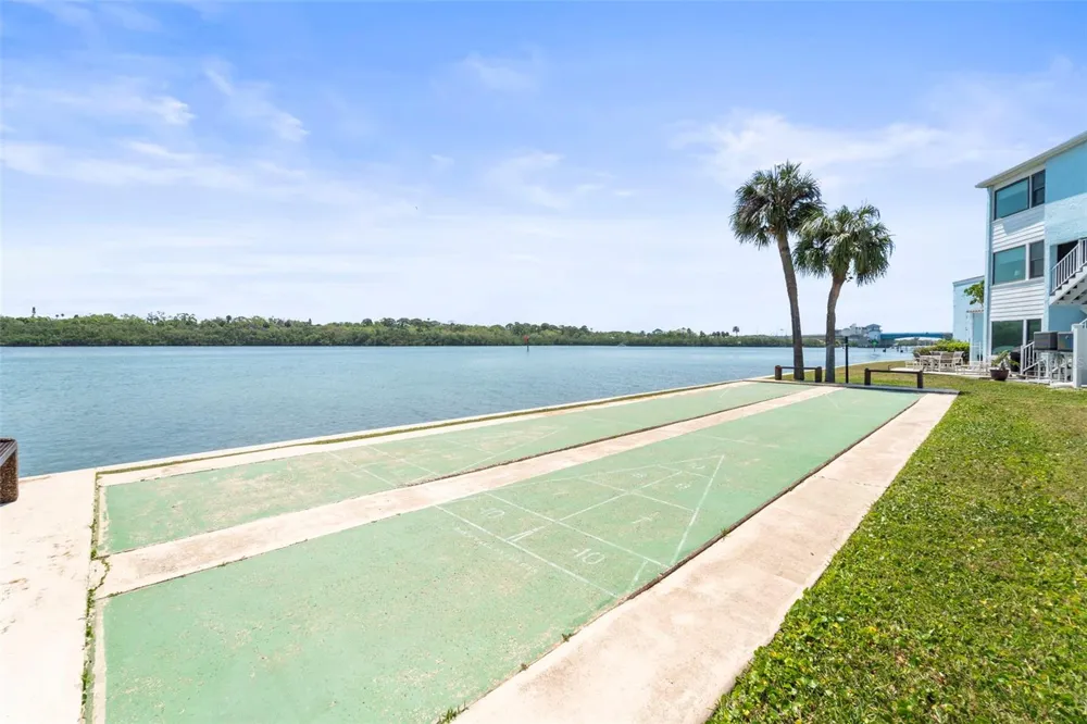 1 WINDRUSH BOULEVARD #24 Indian Rocks Beach, FL 33785