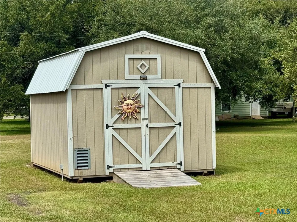 1535 Bayview Drive Palacios, TX 77465