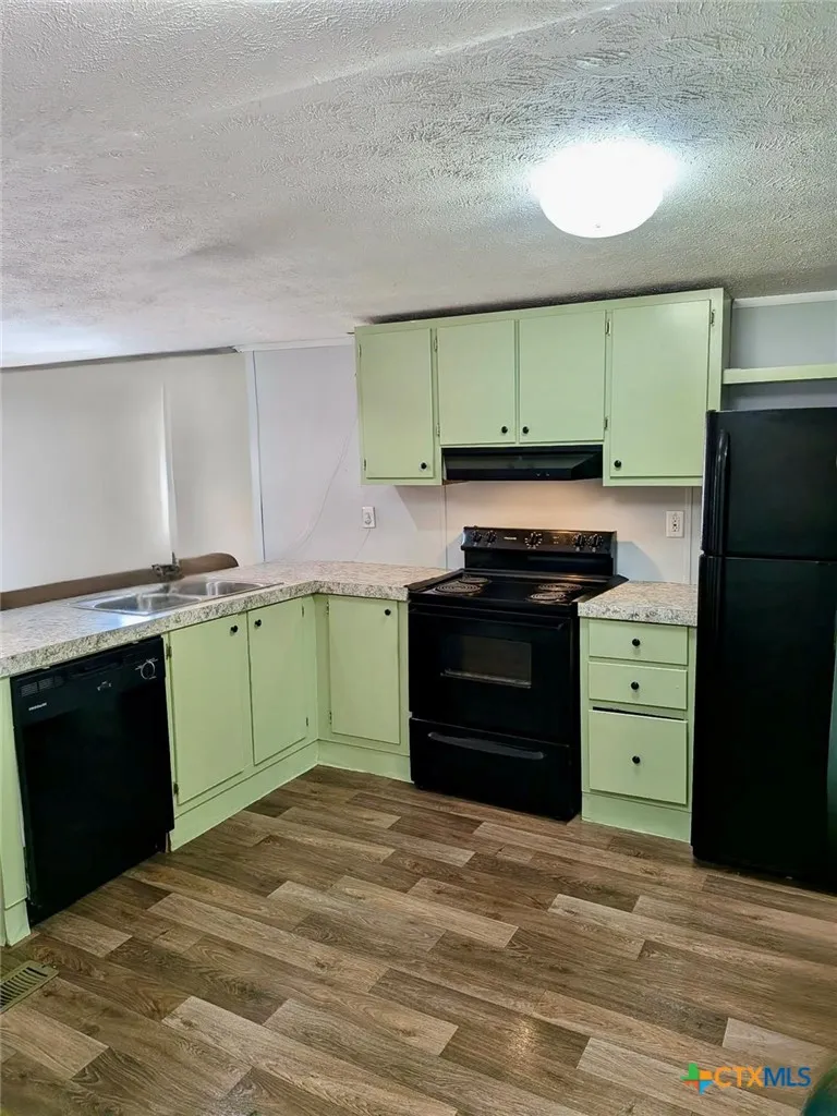 1535 Bayview Drive Palacios, TX 77465
