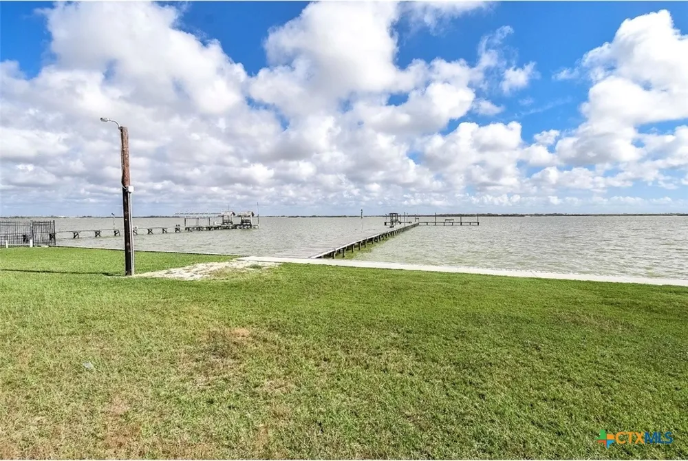 1535 Bayview Drive Palacios, TX 77465