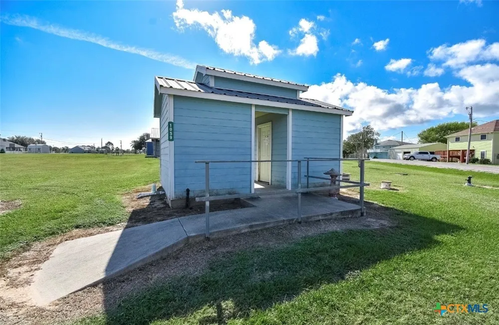 1535 Bayview Drive Palacios, TX 77465