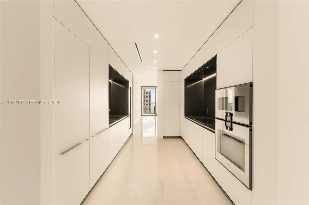 300 Biscayne Boulevard Way #2103C Miami, FL 33131