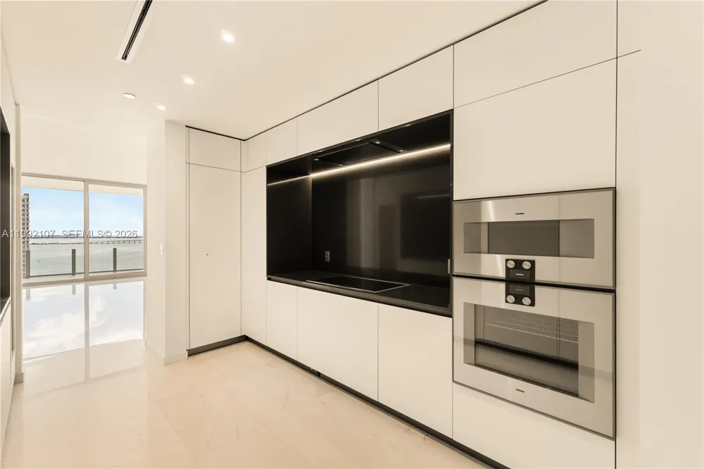 300 Biscayne Boulevard Way #2103C Miami, FL 33131