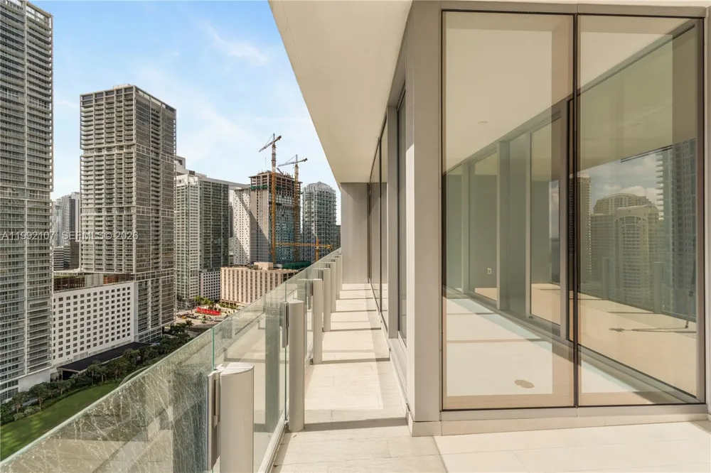 300 Biscayne Boulevard Way #2103C Miami, FL 33131