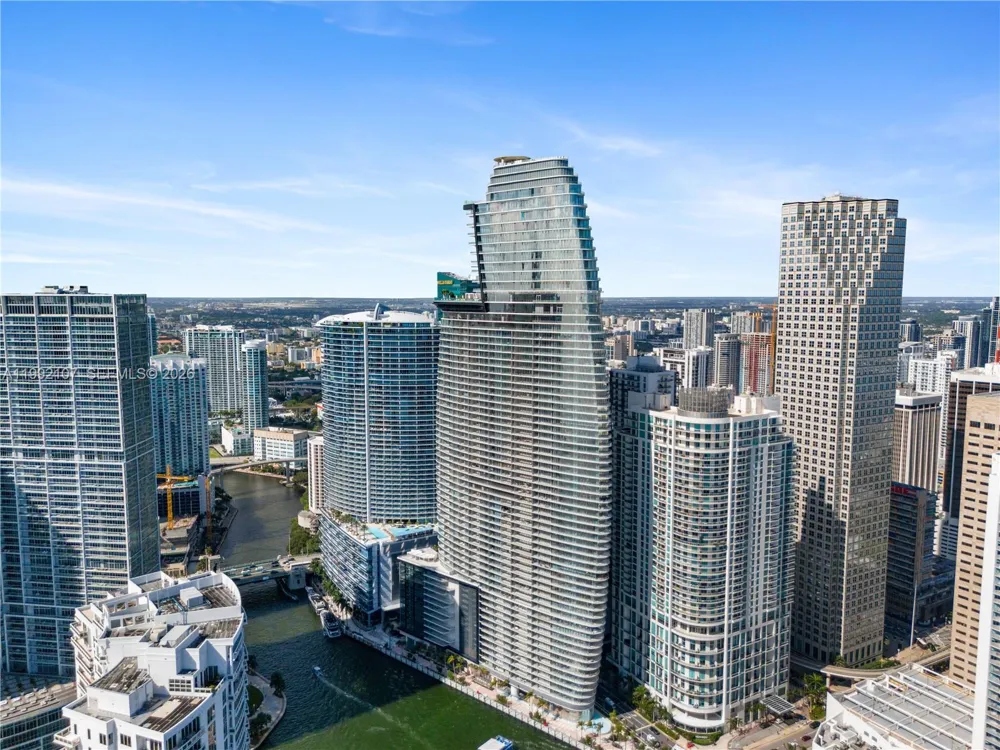 300 Biscayne Boulevard Way #2103C Miami, FL 33131