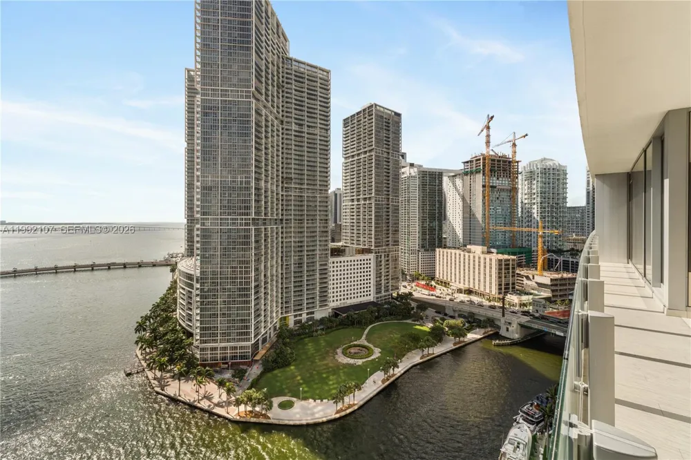 300 Biscayne Boulevard Way #2103C Miami, FL 33131