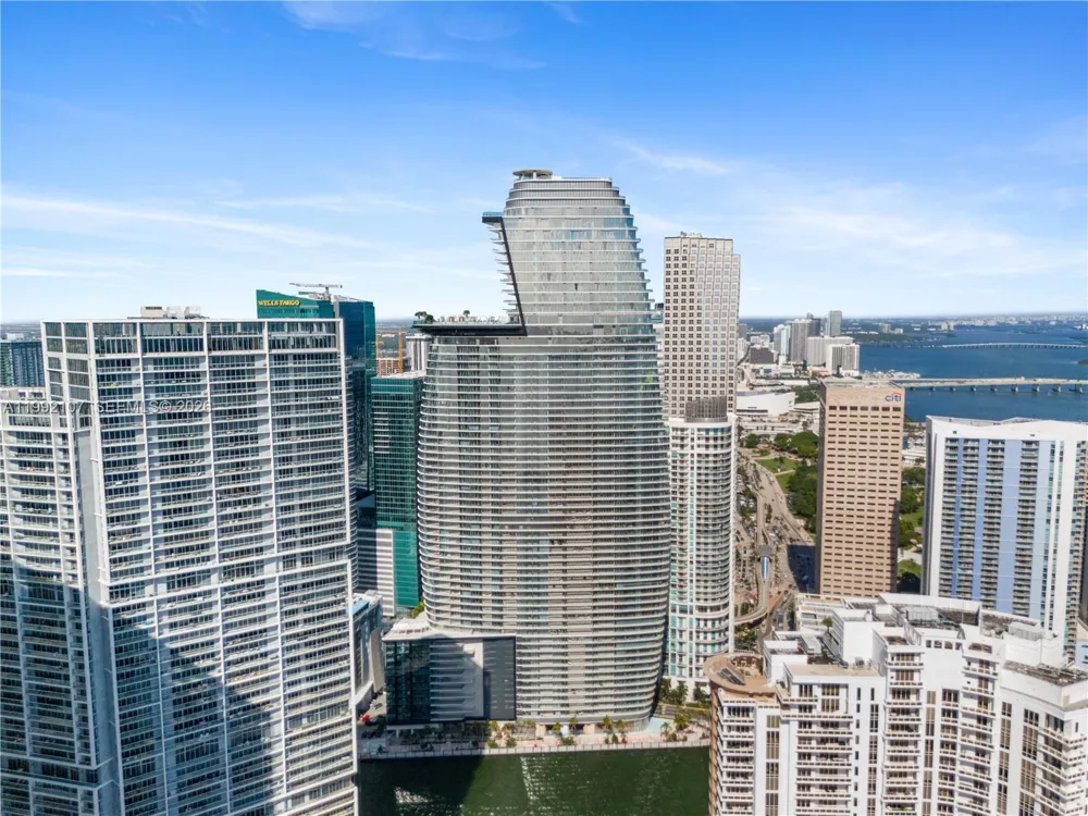 300 Biscayne Boulevard Way #2103C Miami, FL 33131