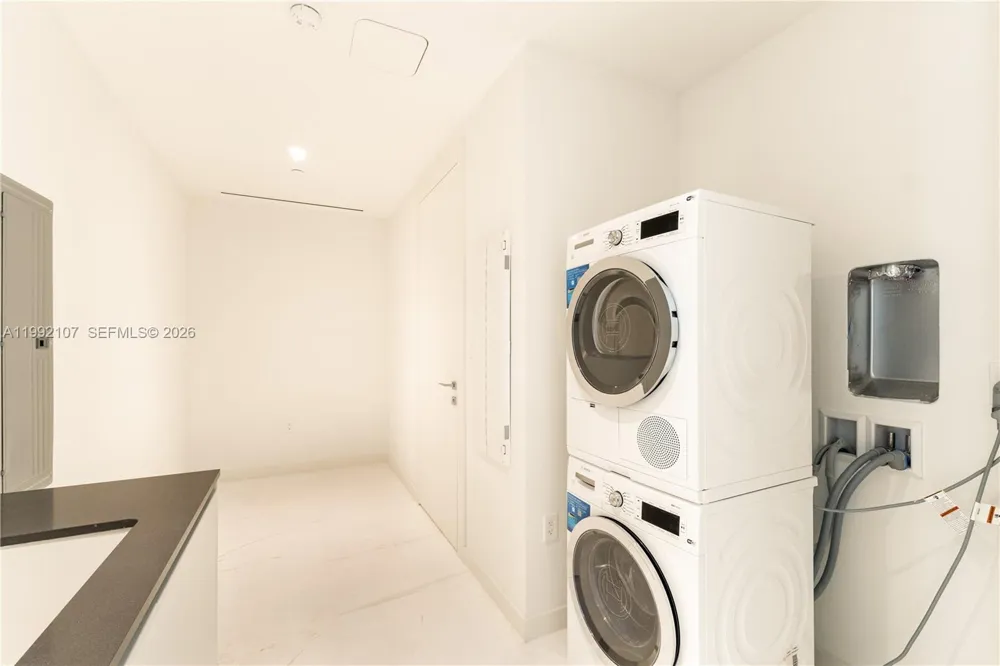300 Biscayne Boulevard Way #2103C Miami, FL 33131