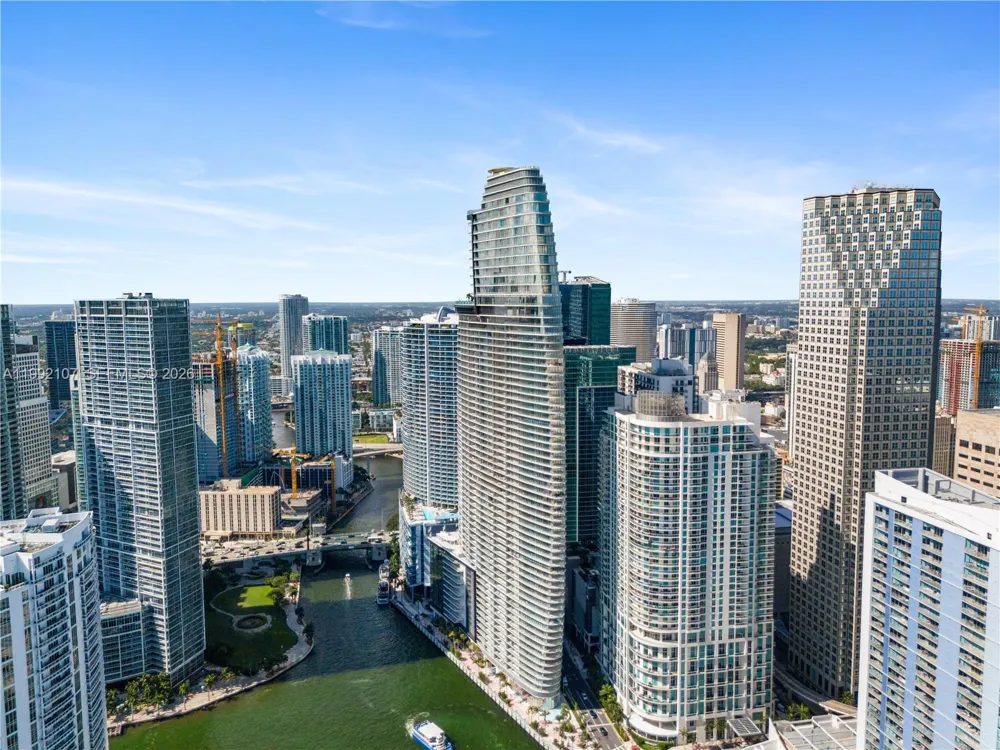 300 Biscayne Boulevard Way #2103C Miami, FL 33131