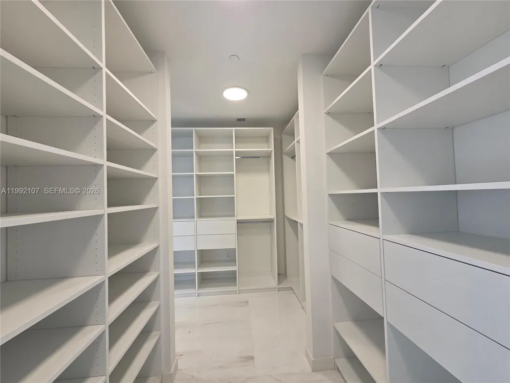300 Biscayne Boulevard Way #2103C Miami, FL 33131