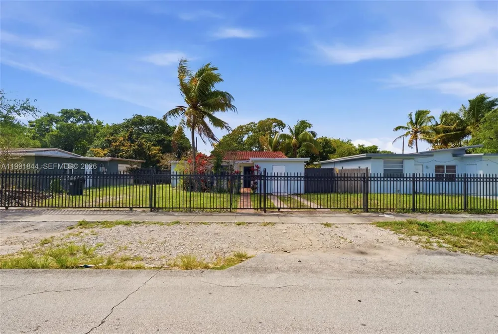 60 NW 128th St North Miami, FL 33168