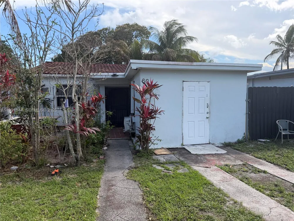 60 NW 128th St North Miami, FL 33168