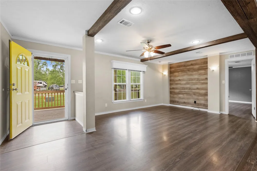 141 Leaning Oak Drive Point Blank, TX 77364