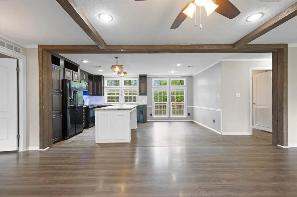 141 Leaning Oak Drive Point Blank, TX 77364