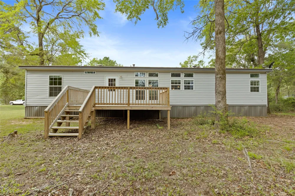 141 Leaning Oak Drive Point Blank, TX 77364