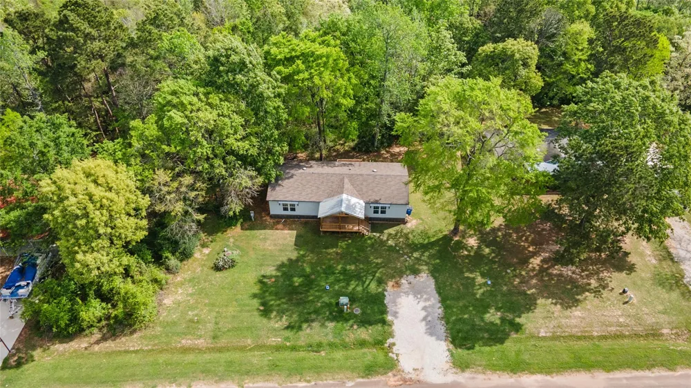 141 Leaning Oak Drive Point Blank, TX 77364