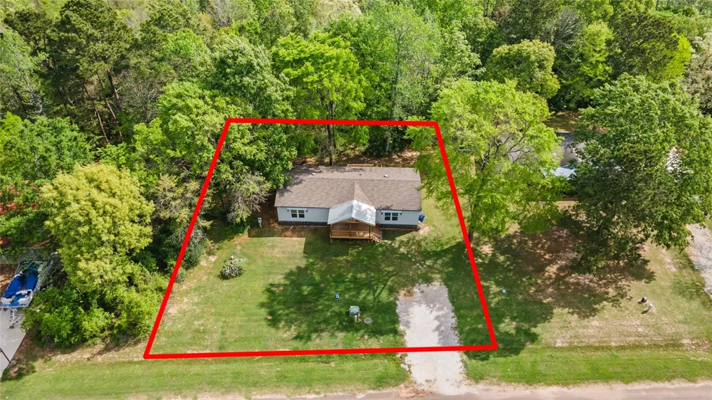 141 Leaning Oak Drive Point Blank, TX 77364