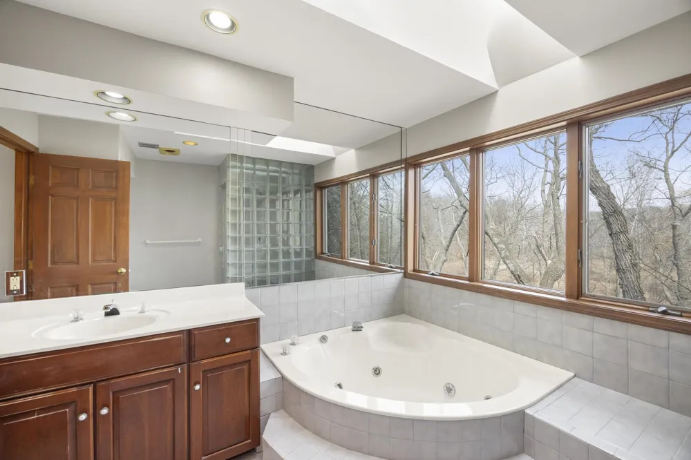 1260 Silverbell Road Rochester, MI 48306