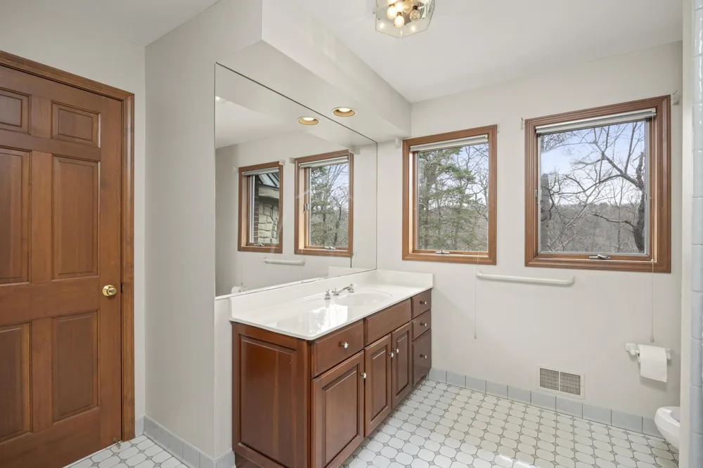 1260 Silverbell Road Rochester, MI 48306